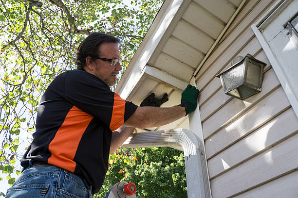 Best Siding Removal and Disposal  in Fowler, CA
